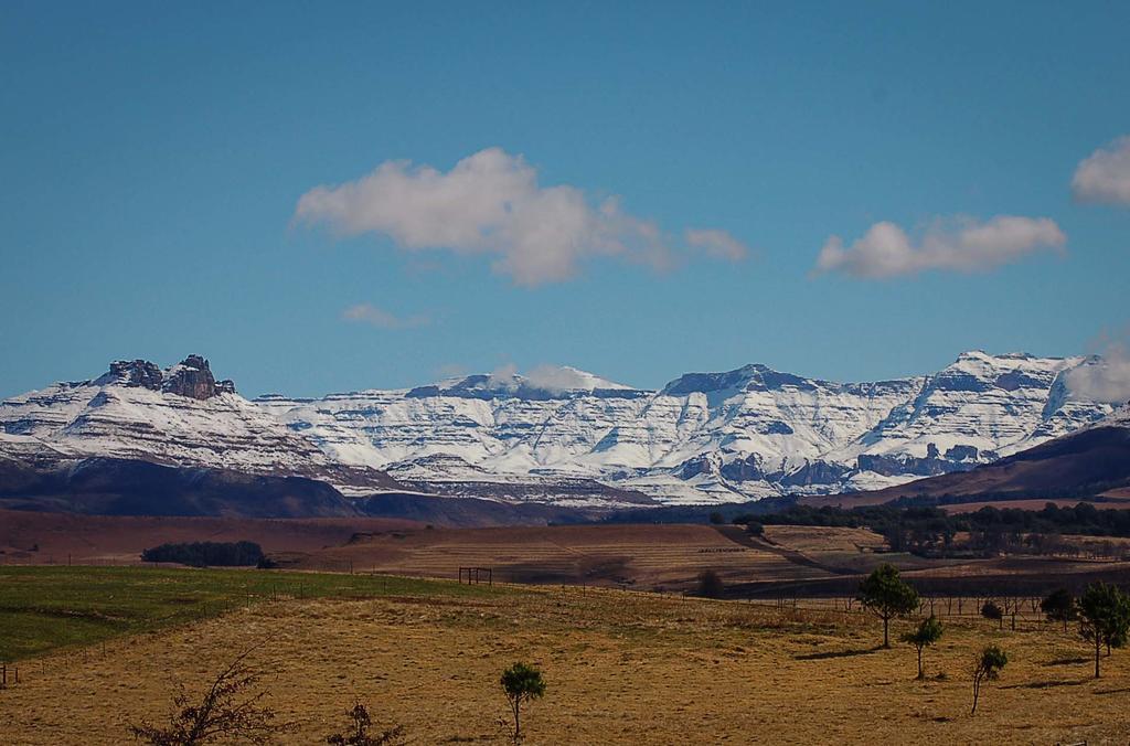 Khotso Lodge & Horse Trailsアンダーバーグ エクステリア 写真